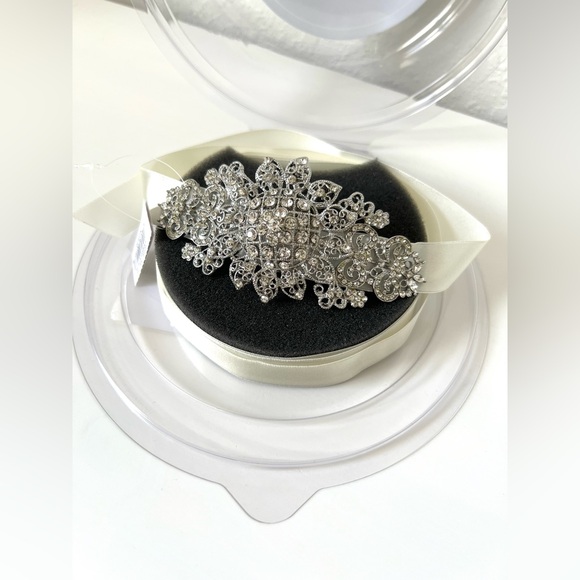 NWT David’s Bridal Headpiece Collection Vintage Inspired Silver with Crystals - Picture 1 of 9